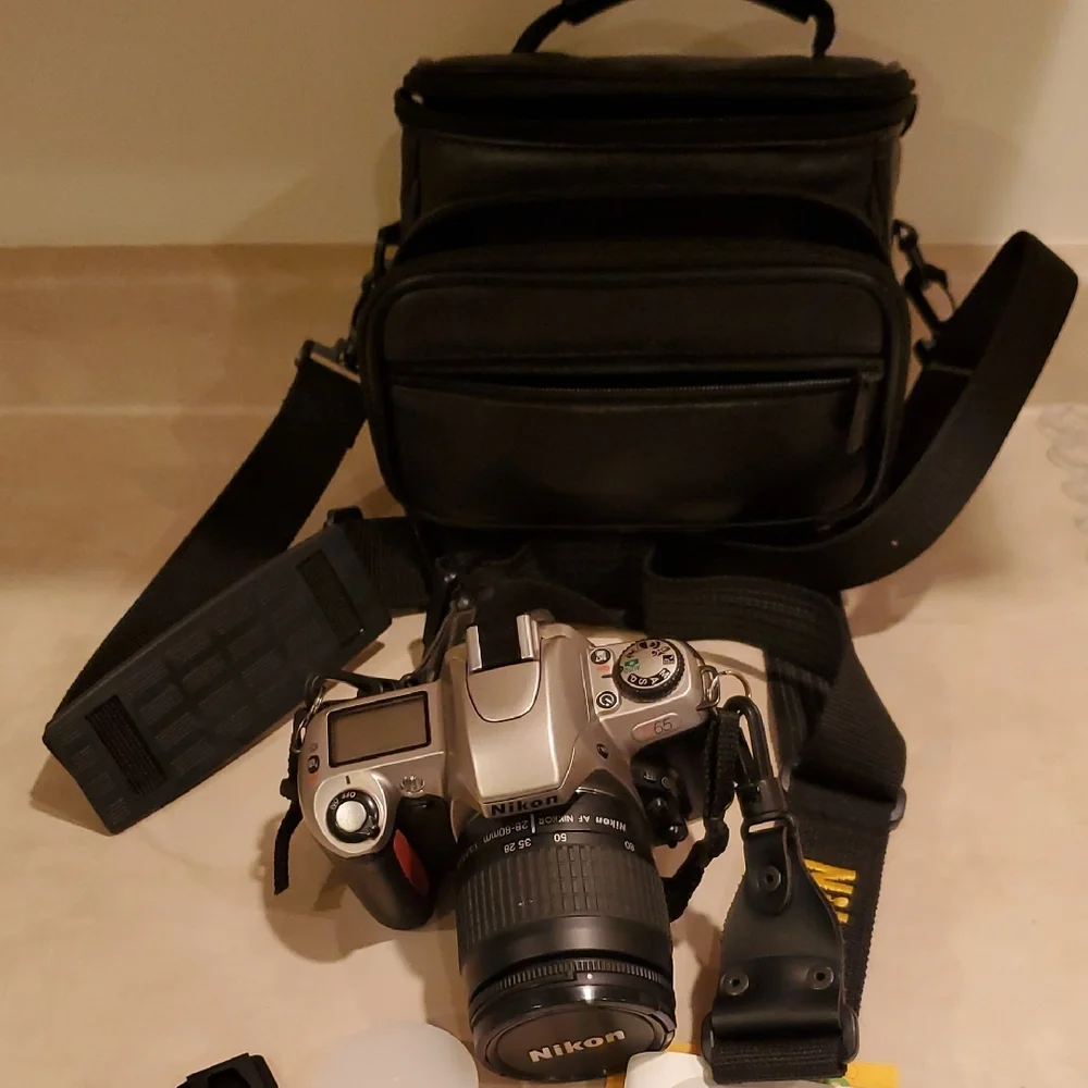 Nikon N65QD Camera With Zoom Lens